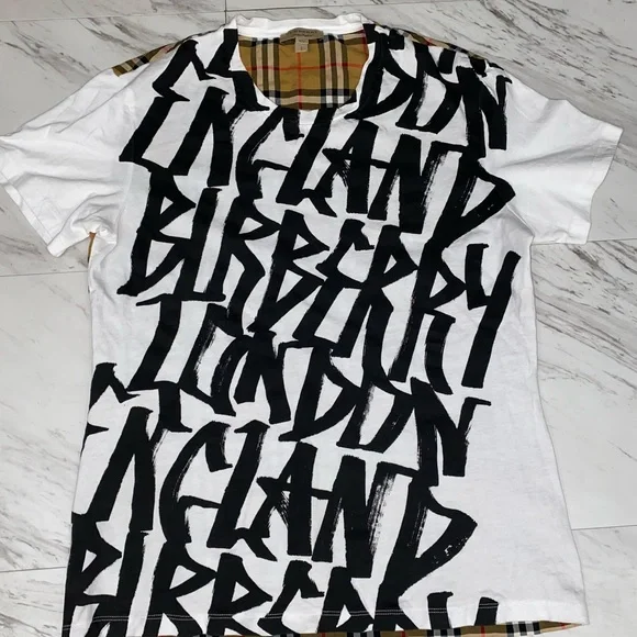 💕Burberry Graffiti oversize Shirt vintage Check print on the Back 💕